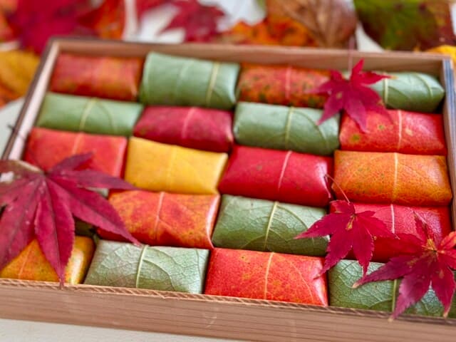 Kaki no Ha Osushi Yamanobe Sakurai honten: traditionelles Kakinoha-Sushi