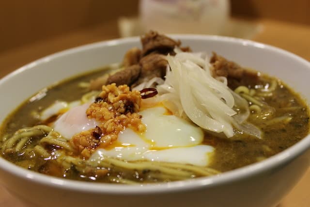 Wakakusa Curry Honpo: Modernes japanisches Curry