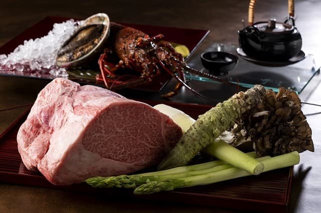 Teppanyaki Atago: Hotel-Teppanyaki mit Hiroshima-Wagyu