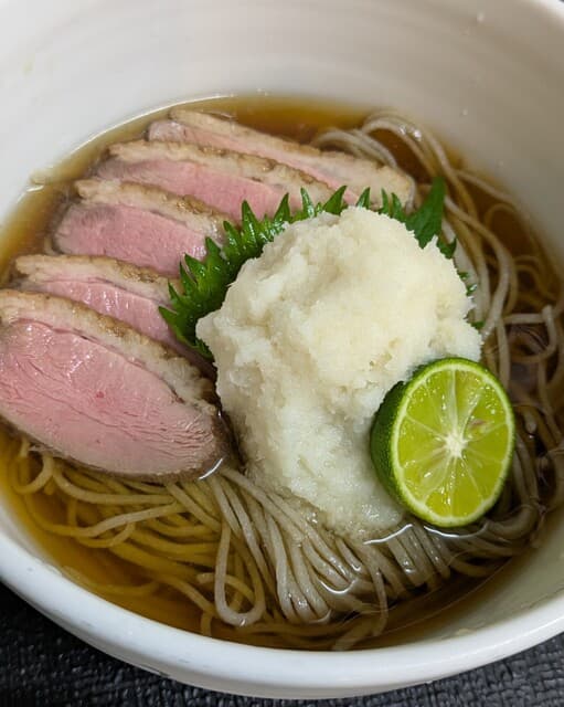 Sarrasin: Handgemachte Soba und Kawachi-Ente