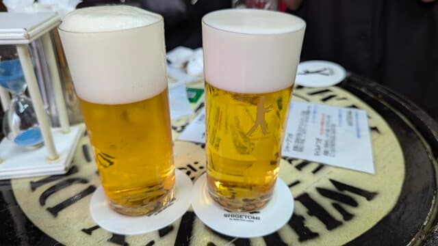 Beer Stand Shigetomi: eine Meisterklasse im Bierzapfen