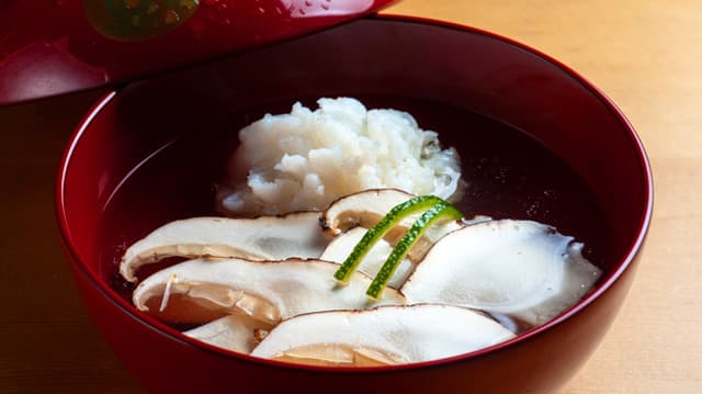 Chisousottakuito: Omakase mit Dashi-Fokus