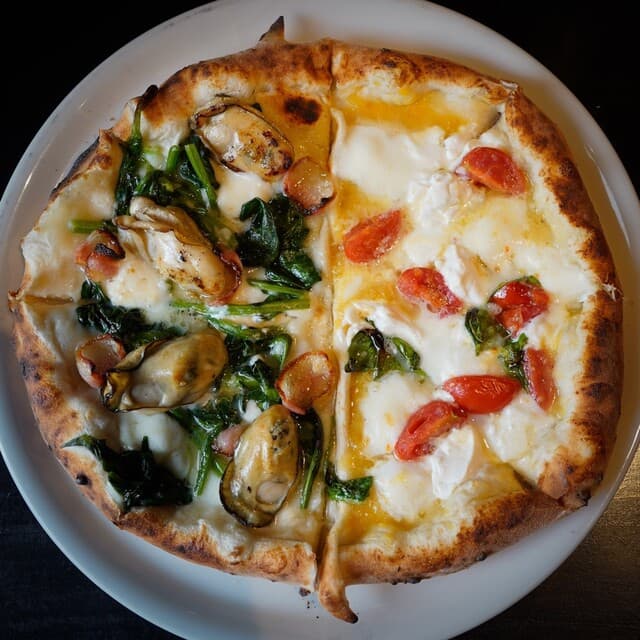 pizza juicy: kreative neapolitanische Pizza