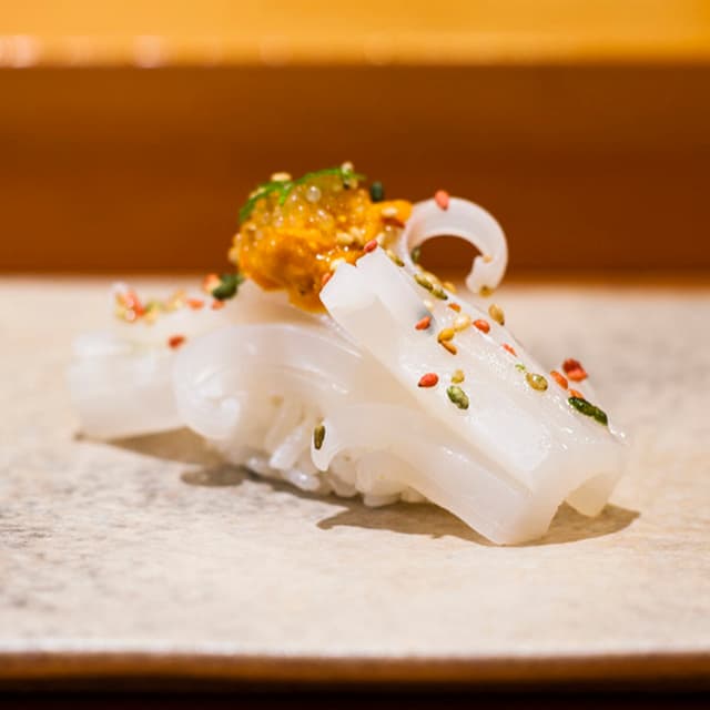 Ten Zushi Kyomachi ten: Kreatives Nigiri im Kyushu-Stil