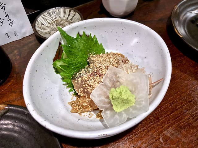 Kiharu no Gomasaba ya: Izakaya für Makrele im Hakata-Stil