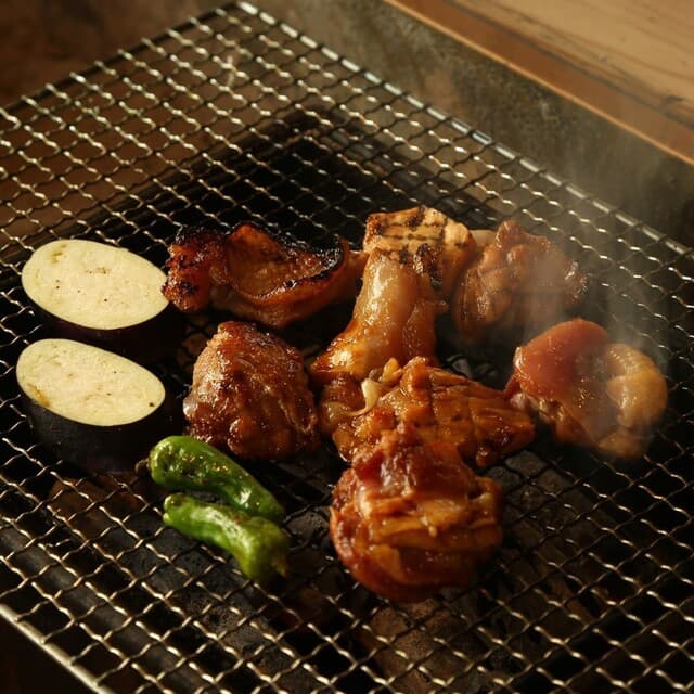 Sanzo: Jidori-Hähnchen vom Holzkohlegrill