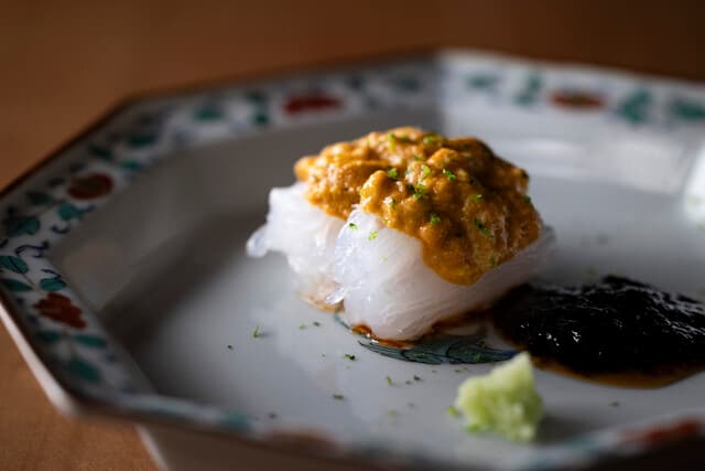 Akasaka Fujita: kreatives Omakase am Tresen