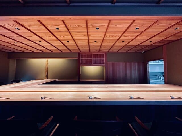 Sushi Senpachi: Edomae-Sushi mit Kyushu-Fokus