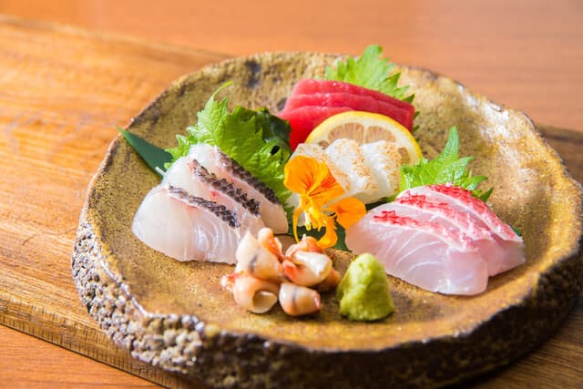 Tsuchi Kaoru: Moderne okinawanische Izakaya-Küche