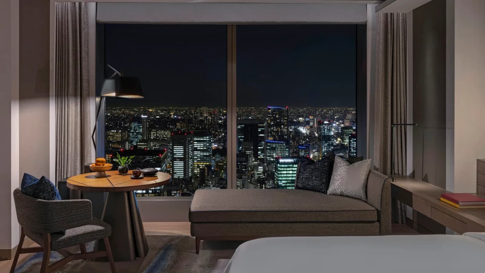 Four Seasons Hotel Tokyo at Otemachi - 4