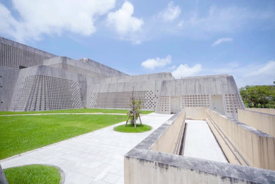Okinawa Prefectural Museum and Art Museum (Okimyu) cover image