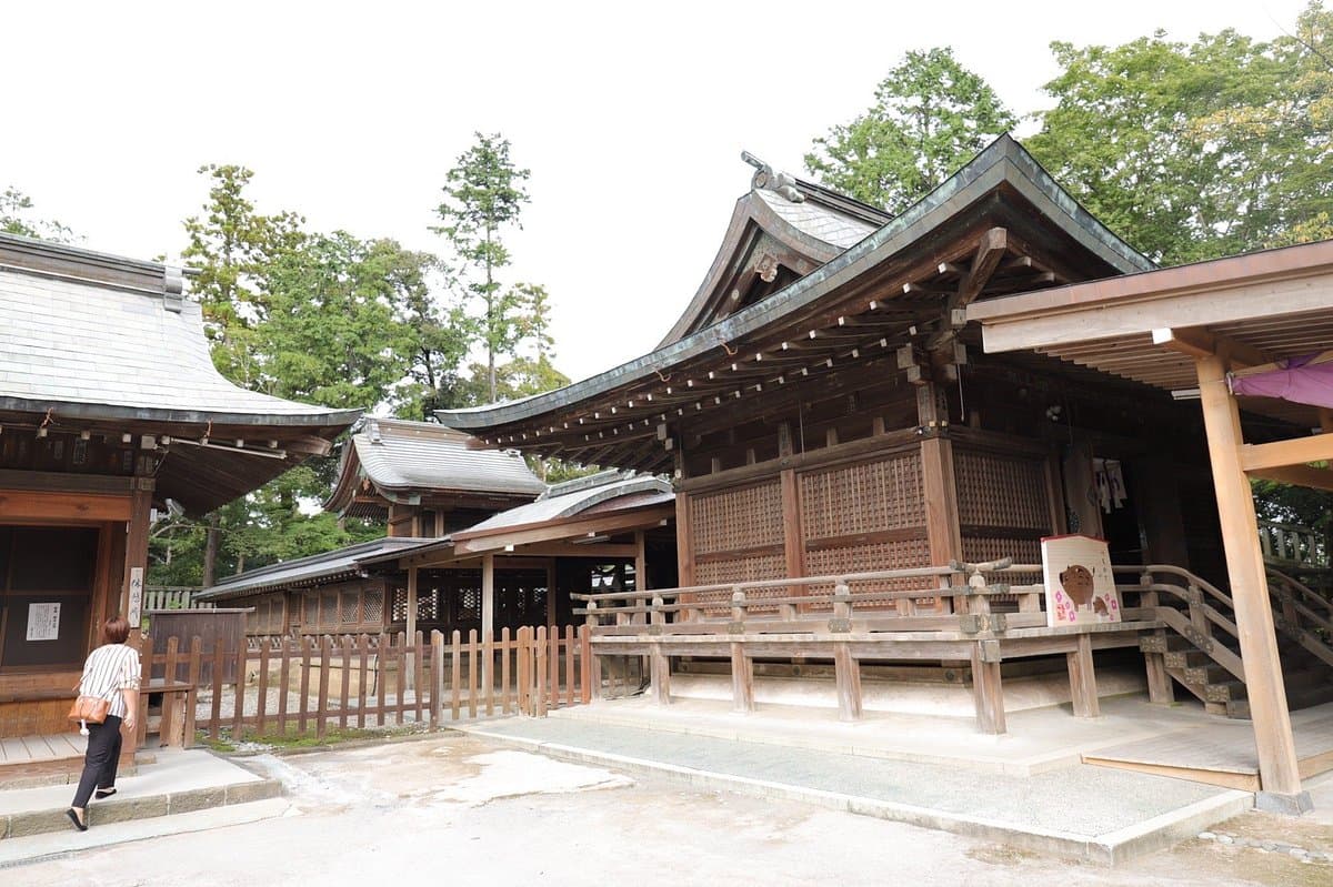 Karasawayama Jinja Schrein