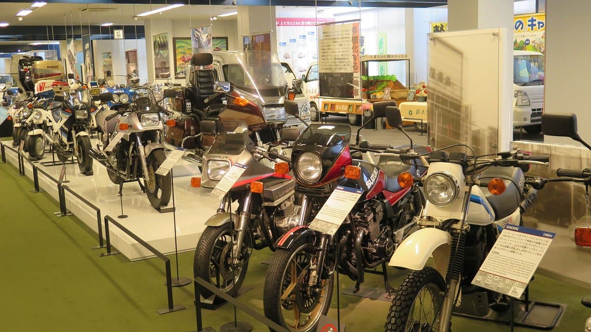 Suzuki Plaza