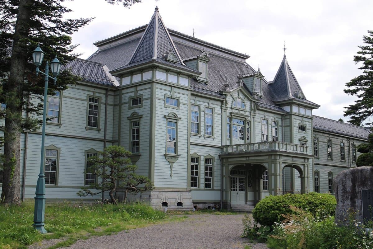 Hauptgebäude der ehemaligen Yonezawa-Oberschule