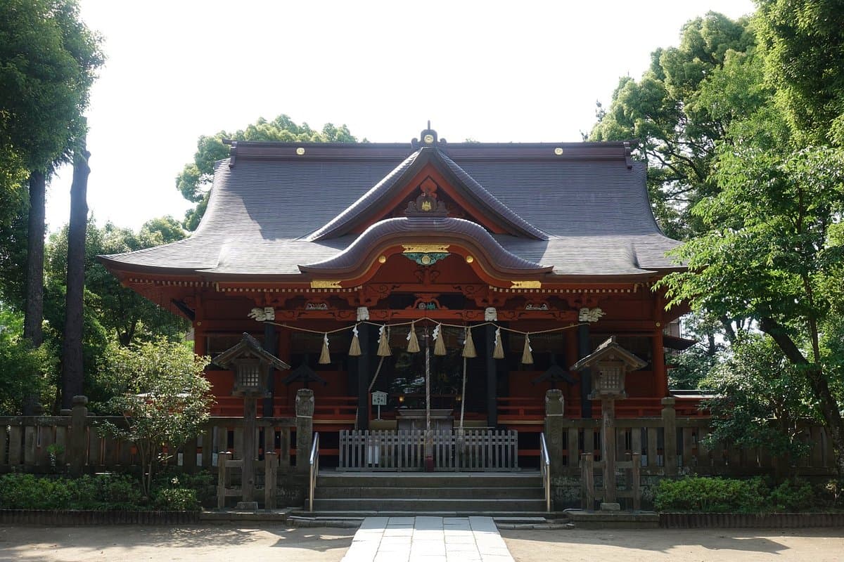 Hauptgebäude des Iioka Hachimangu