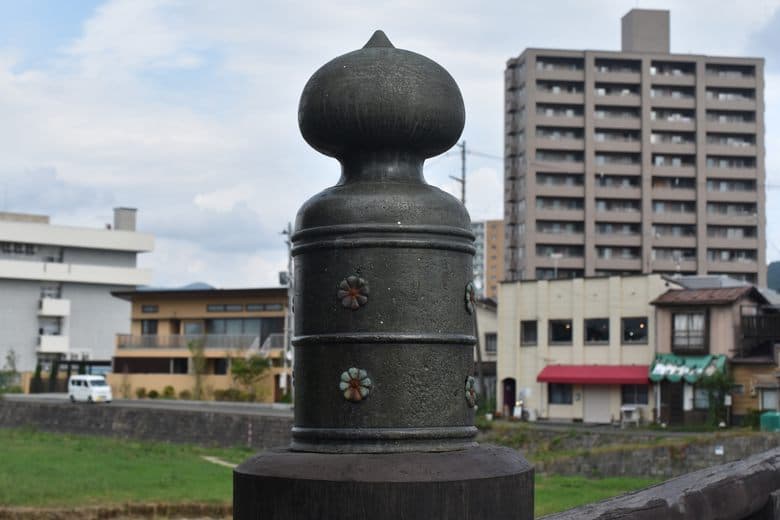 Bronzene Finials auf der Oberen Brücke