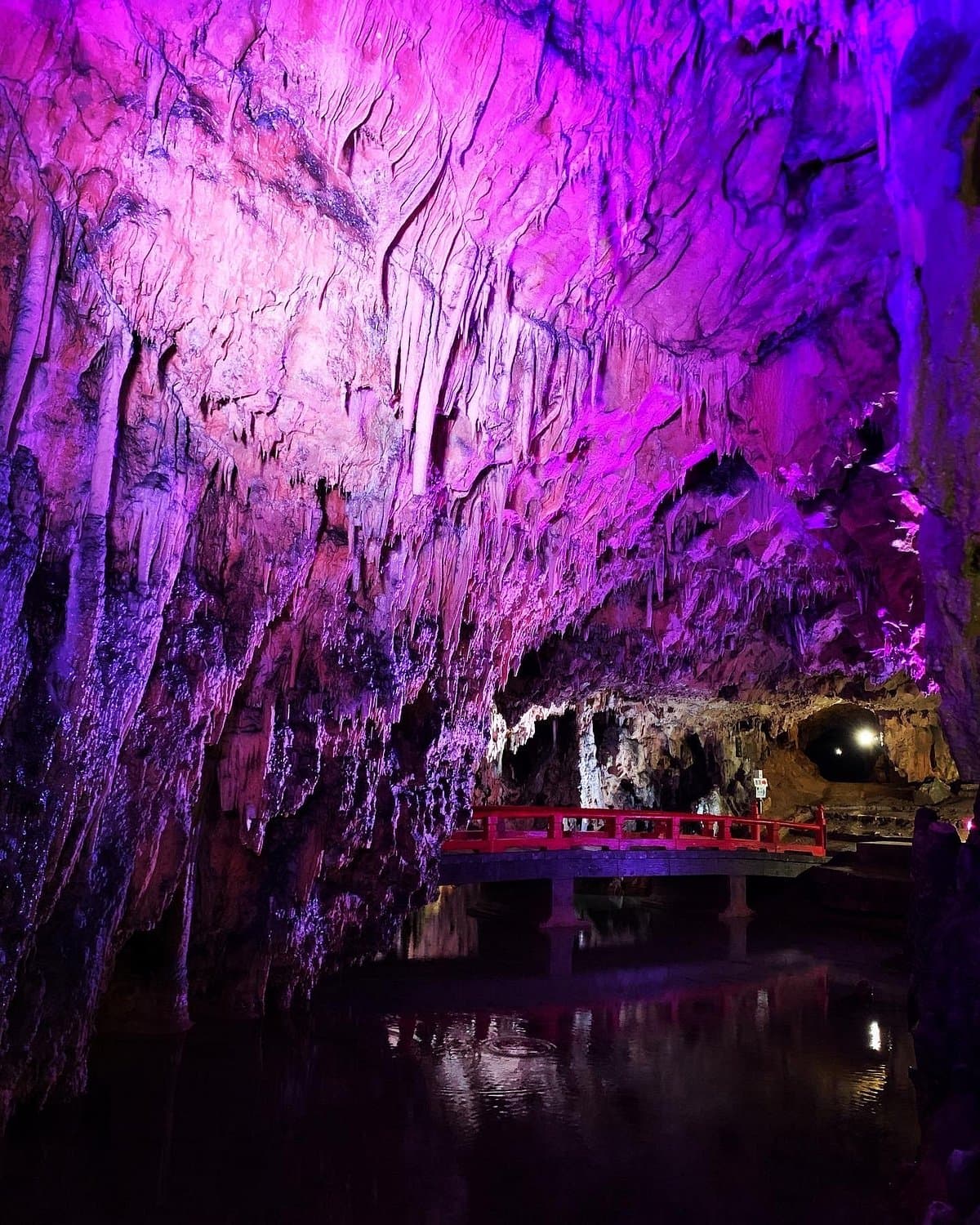 Maki-Höhle