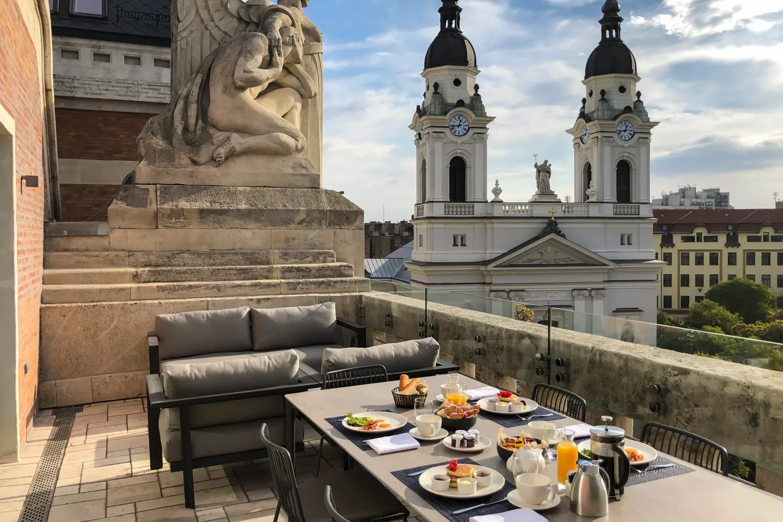 Kozmo Hotel Suites & Spa - Small Luxury Hotels of the World