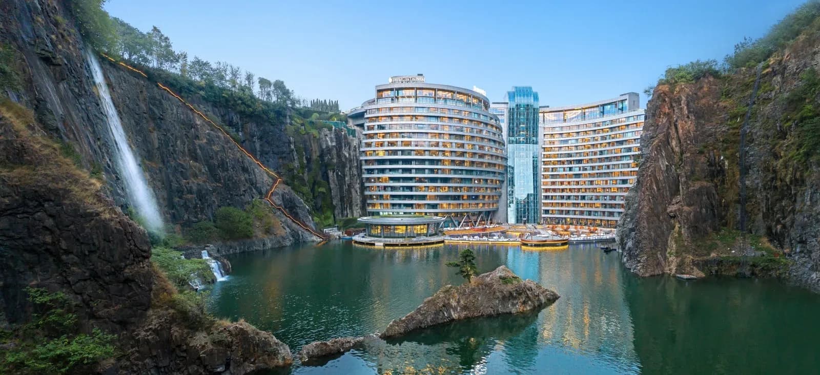 InterContinental Hotels Shanghai Wonderland by IHG