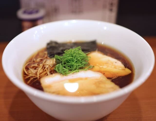 Jikasei Temomi Men Suzunoki: Ramen mit handgekneteten Nudeln