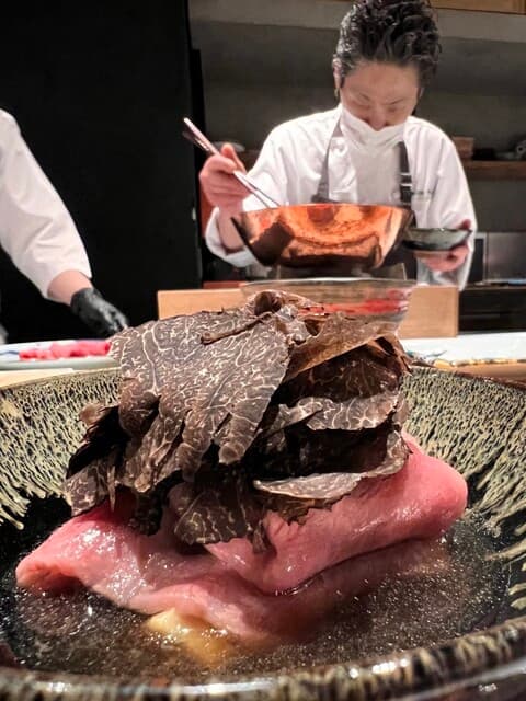 Niku Kappou Okadamae: Ein Wagyu-Theken-Omakase