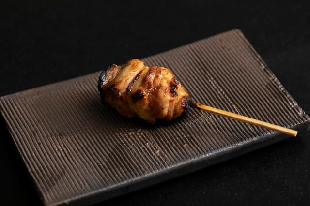 Tori Oka: meisterhaftes Yakitori vom Holzkohlegrill
