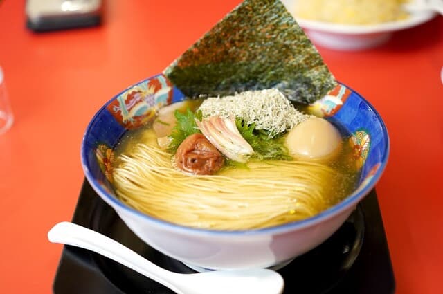 Chuka Soba Menya Shokudo Honten: Shoyu-Ramen und Chāhan