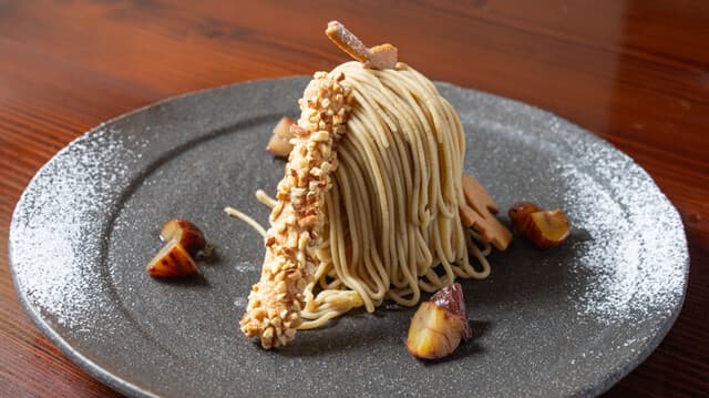 Les Anges Kamakura honten: Konditorei-Café mit frischem Mont Blanc
