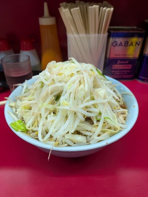 Ramen Jiro Nakayama ekimae ten: klassischer Jiro-Ramen
