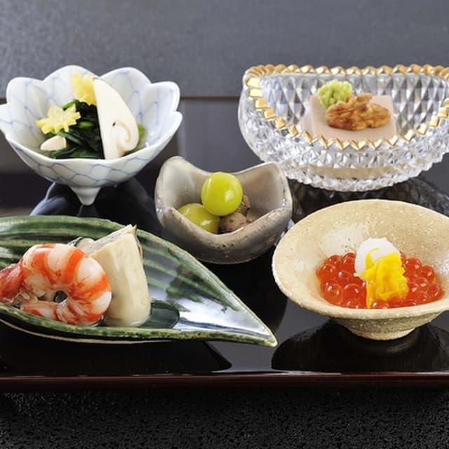 Bashamichi Okawa: saisonales Kaiseki mit Makrelen-Sushi