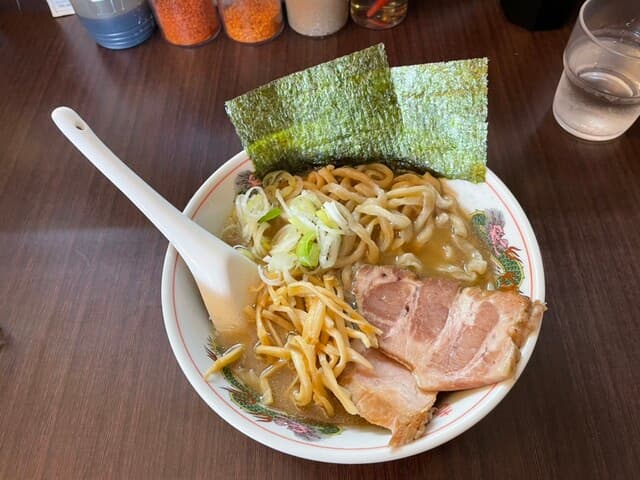 Teuchi Chuka Soba Sakata: handgerollter Ramen nach Sakata-Art