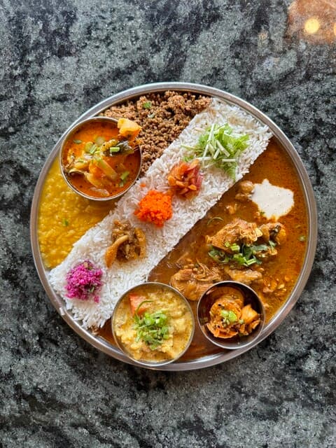 Marumasara: Spice-Curry-Teller zum Mischen, nur mittags