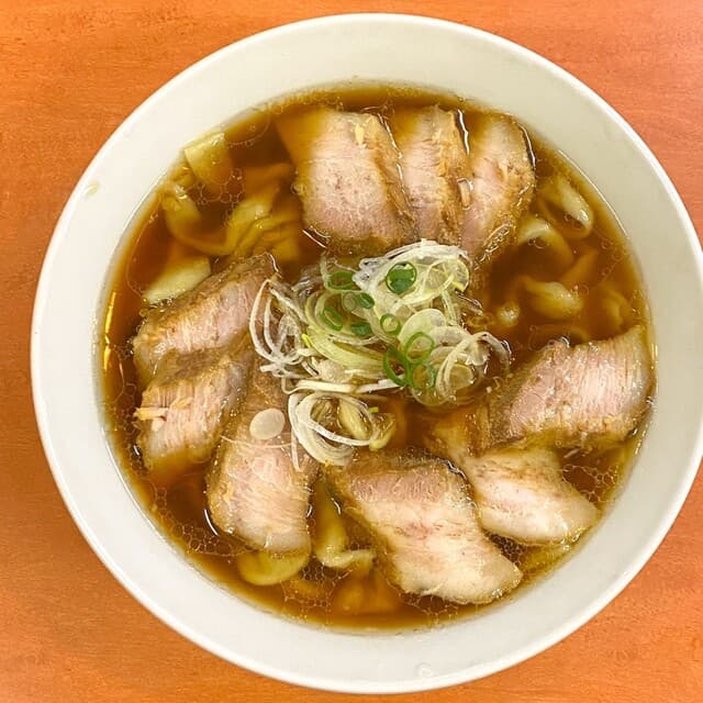 Hikage: Salz-Ramen mit dicken, handgedrückten Nudeln
