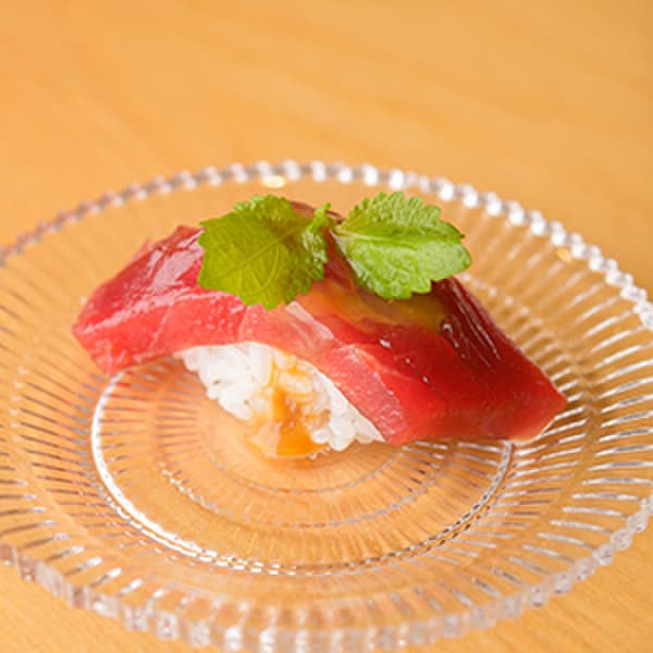 Komatsu Yasuke: Sushi-Omakase am Tresen, nur mittags