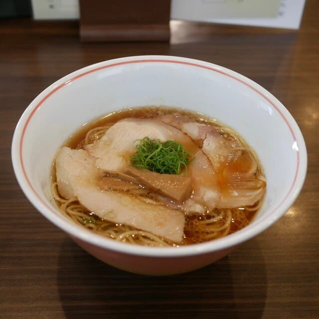Ramen Mugi Hitotsubu: sorgfältig zubereiteter Ramen