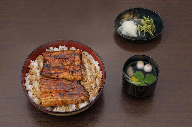 Unagi Ryori Atsumi: Hamana-Aal vom Holzkohlegrill
