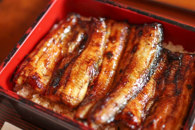 Sakume: lebend zerlegter Aal, ungedämpft gegrillt