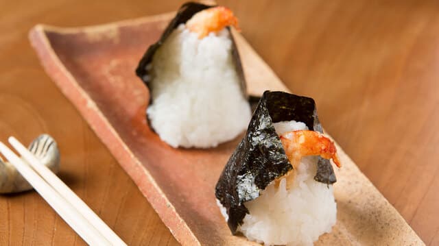 Hana Ichi: Tenmusu und japanische Küche à la carte am Tresen