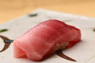 Sushi Isao: üppiges Omakase mit Fisch aus Aichi