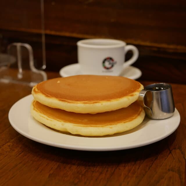 Motomachi Santos: Klassische Kissaten-Hotcakes