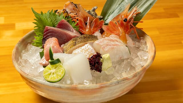 Gyoraku Karakara: Izakaya mit erstklassigen Meeresfrüchten