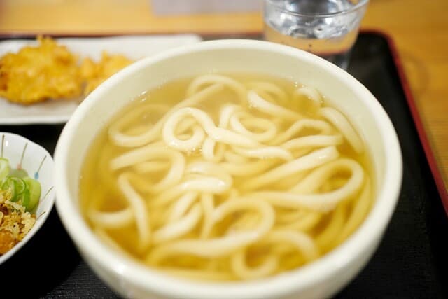 Honkaku Sanuki Udon Honoka: Robuste, handgemachte Sanuki-Udon