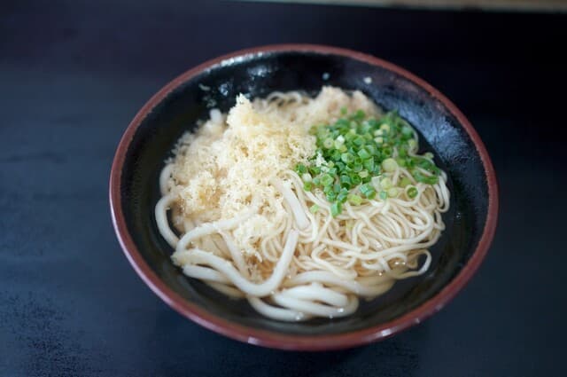 Matsushita Seimensho: Udon zur Selbstbedienung in der Nudelfabrik