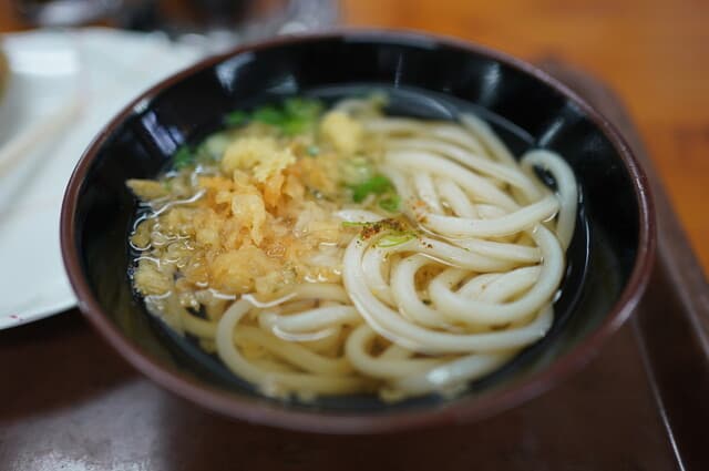 Sanuki Udon Ueharaya Honten: Udon zur Selbstbedienung
