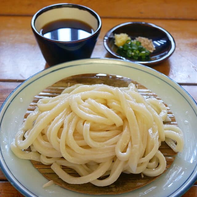 Teuchi Udon Mugizo: handgeschnittene Udon mit Hähnchen-Tempura
