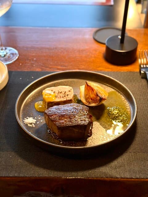 SAKUMOTO: klassisch französisches Omakase am Fünf-Platz-Tresen